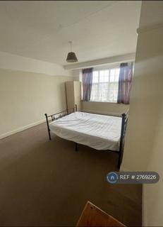 undefined, Wynash Gardens, Carshalton, SM5