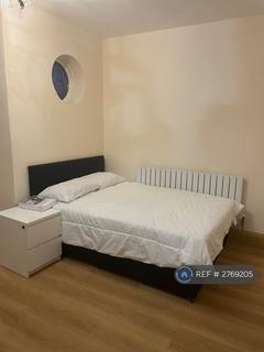 1 bedroom in a flat share to rent, London, London, SE4