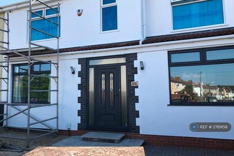 1 bedroom in a house share to rent, Hillyfield Road, Bristol, BS13