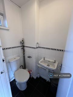 2 bedroom maisonette to rent, Hungerford Road, London, N7