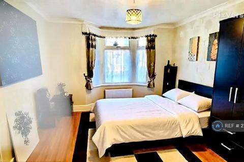 1 bedroom flat to rent, Rosslyn Road, Barking, IG11