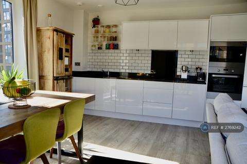 2 bedroom flat to rent, Kington House, London, SE7