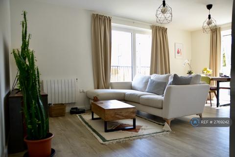 2 bedroom flat to rent, Kington House, London, SE7