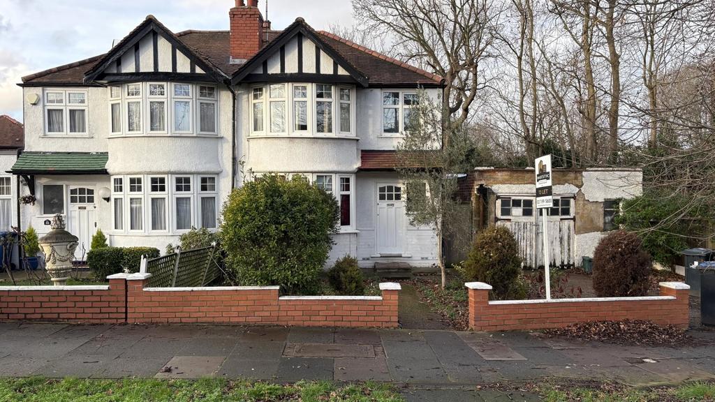 Attractive semi‑detached period house with bay ...