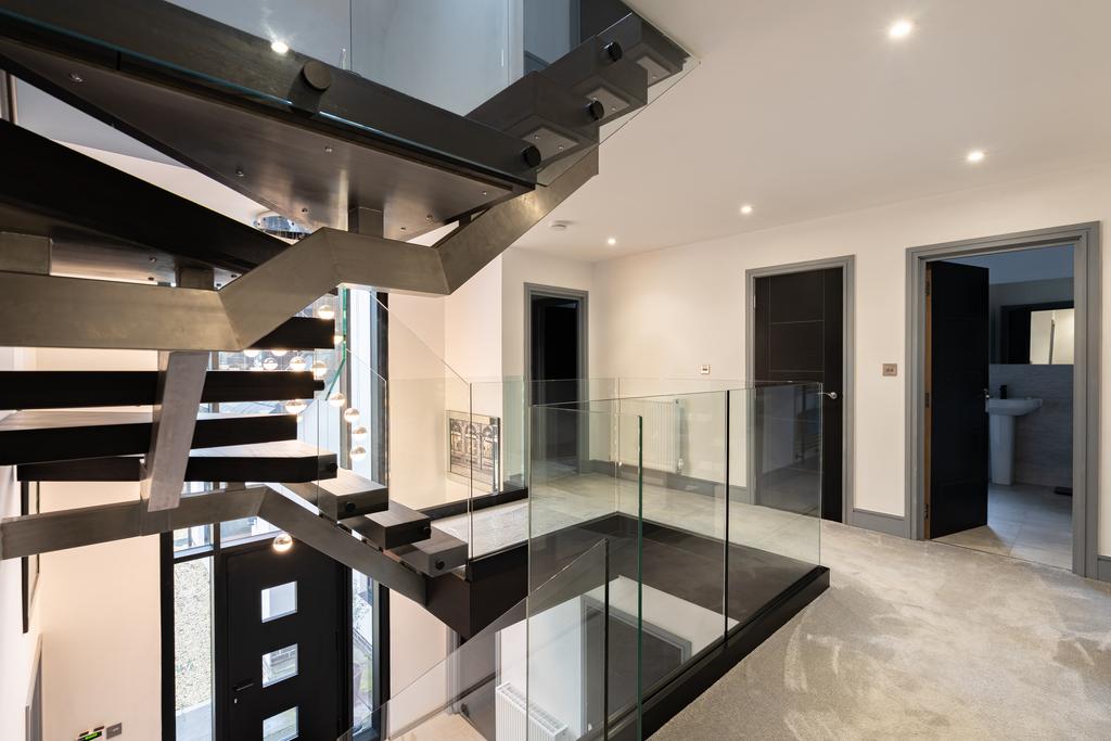 Whinhillroad30