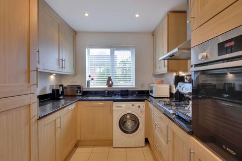 3 bedroom end of terrace house for sale, Albion Way, Edenbridge