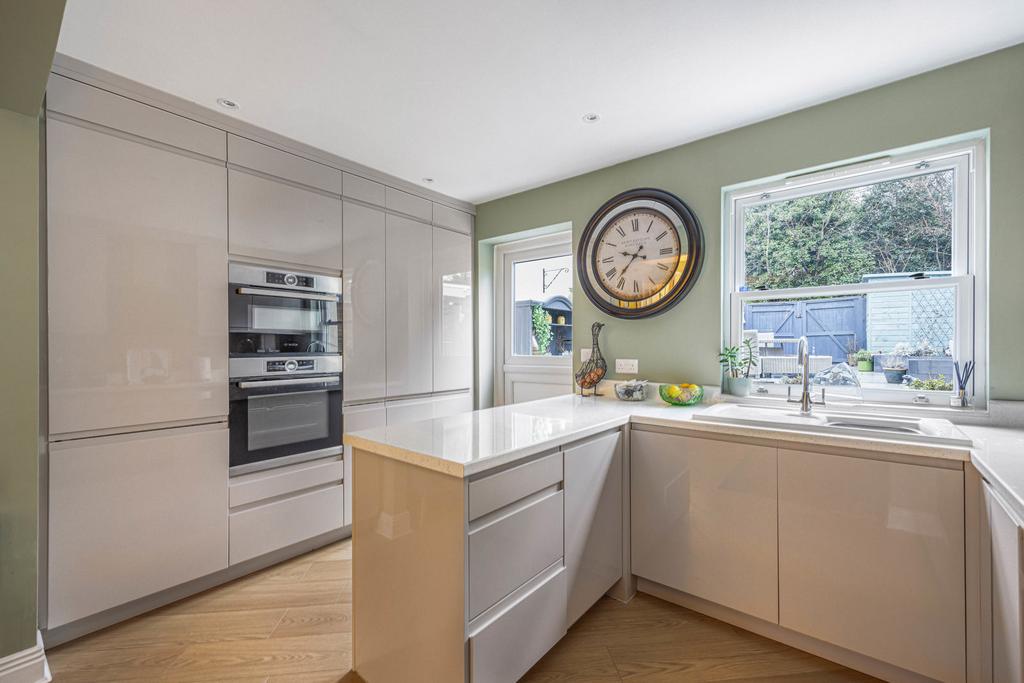 Kitchen 4