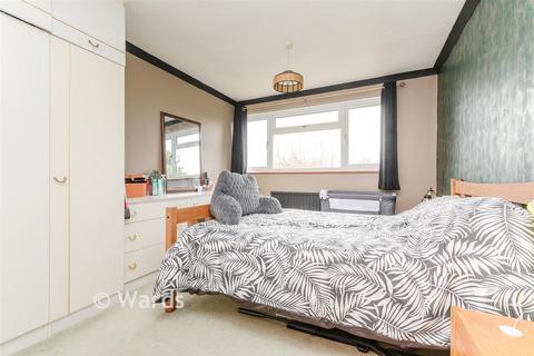 3 bedroom terraced house for sale, Beacon Drive, Bean, Dartford, Kent