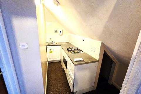 1 bedroom flat to rent, D Maidstone Road, Chatham