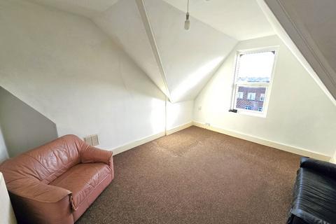 1 bedroom flat to rent, D Maidstone Road, Chatham