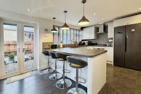 3 bedroom semi-detached house for sale, Westgate, Cleckheaton, BD19