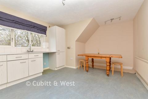 2 bedroom apartment for sale, Jean Batten Close, Wallington, Surrey