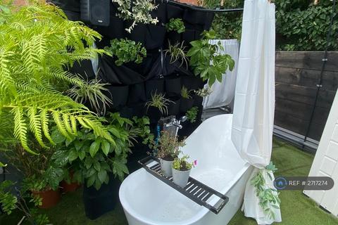 undefined, Denewood Crescent, Nottingham, NG8
