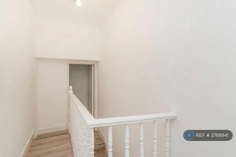 2 bedroom terraced house to rent, Beamish Road, London, N9
