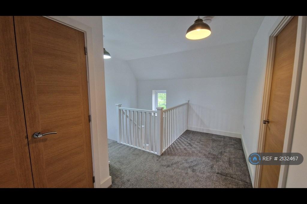 Spacious Landing With Nook