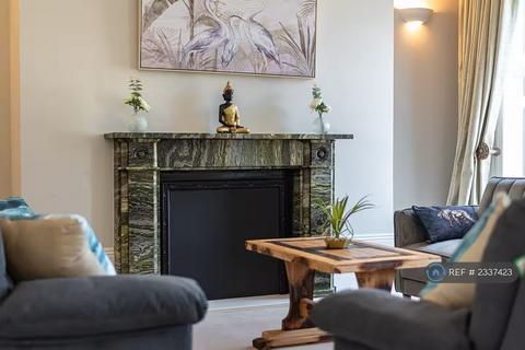 2 bedroom flat to rent, London Road, Reading, RG1