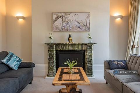 2 bedroom flat to rent, London Road, Reading, RG1