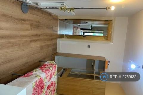 undefined, Sylvia Avenue, Pinner, HA5