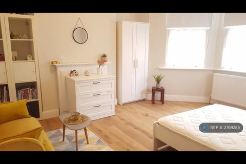 undefined, Palmerston Road, London, N22