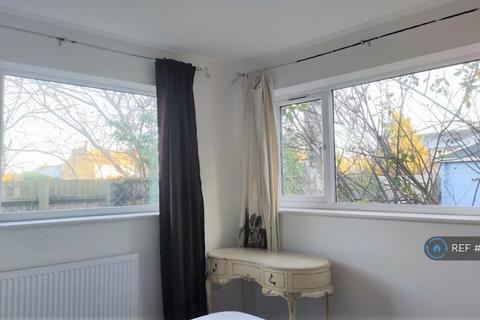 1 bedroom flat to rent, Footscray Road, London, SE9