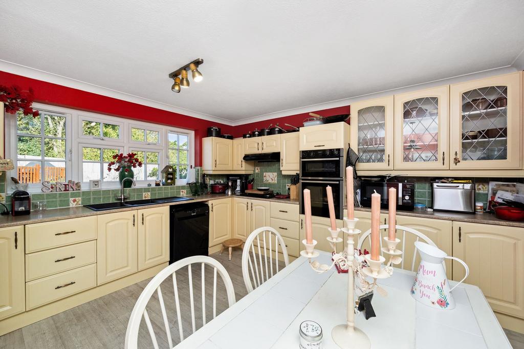 Kitchen / Breakfast Room