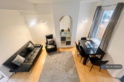 3 bedroom detached house to rent, Troughton Road, London, SE7