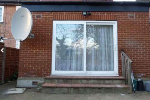 Studio to rent, Monks Park, Wembley HA9