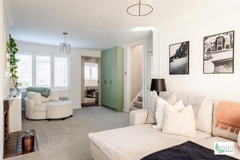 undefined, Matthew Arnold Close, Cobham KT11