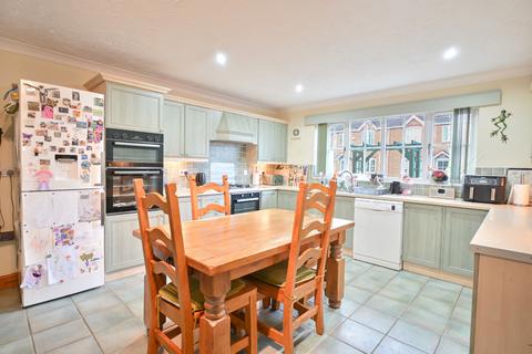 4 bedroom bungalow for sale, Milfoil Lane, Spalding PE12