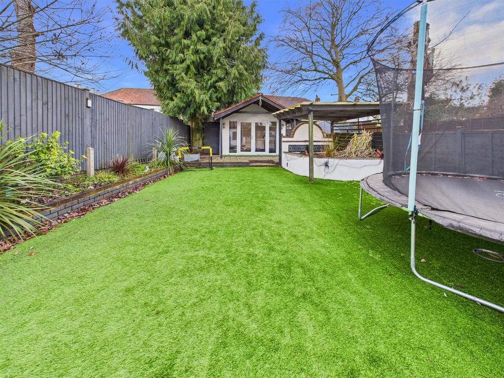 CAM02885 G0-PR0542-STILL024.jpg