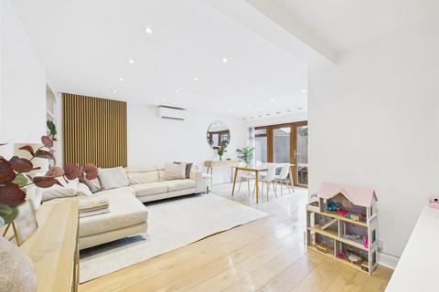 undefined, Kerrill Avenue, Coulsdon CR5