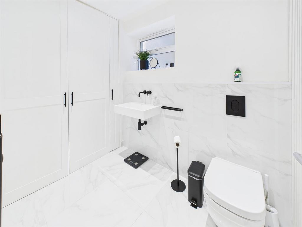 CAM02885 G0-PR0542-STILL010.jpg