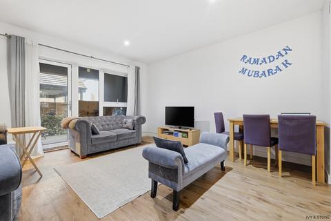 2 bedroom ground floor flat for sale, Morgan Crescent, Dagenham, Greater London, RM8 1ER