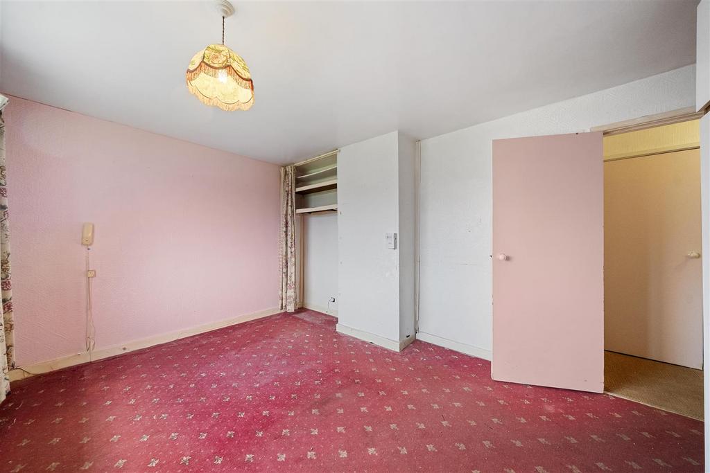 Bedroom 1c.JPG