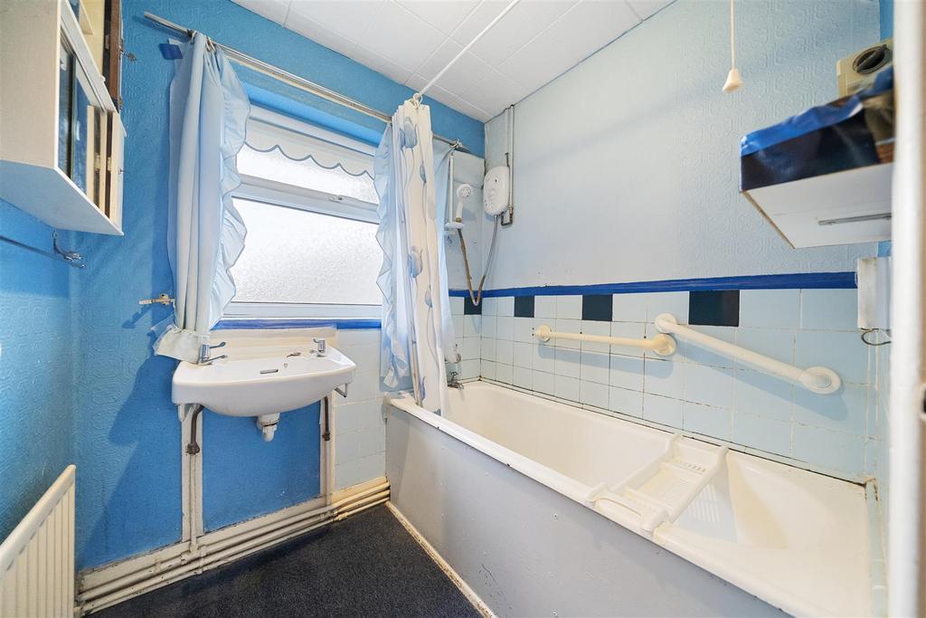 Bathroom.JPG