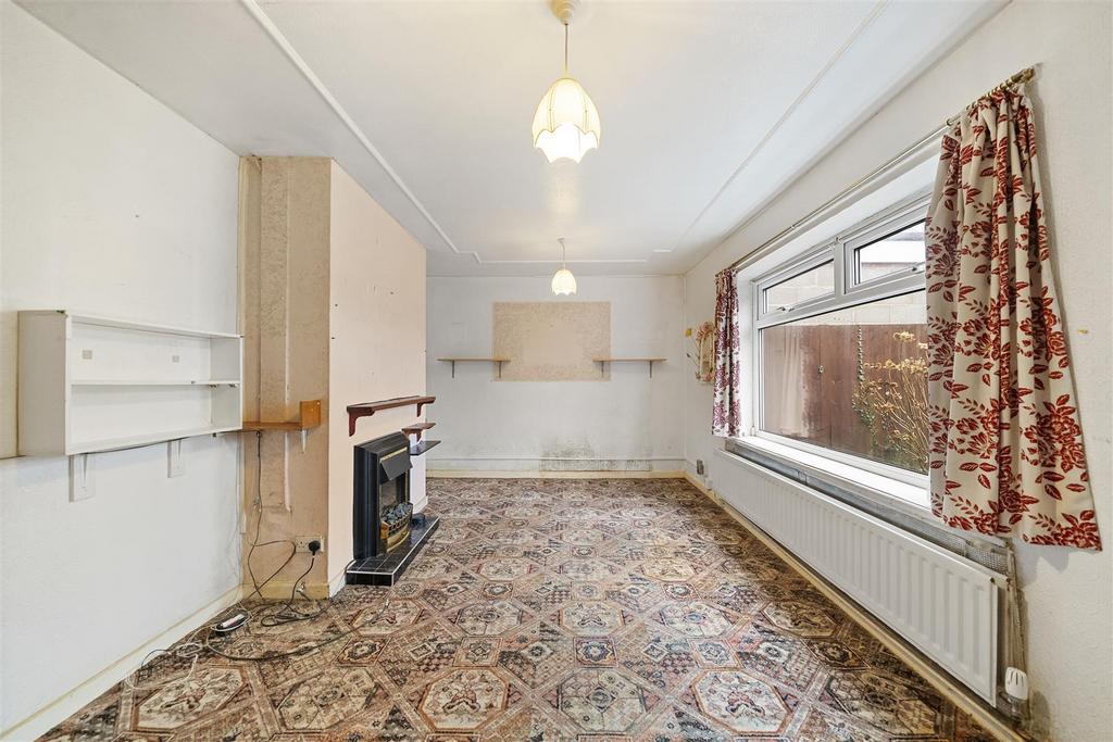 Living Room1.JPG