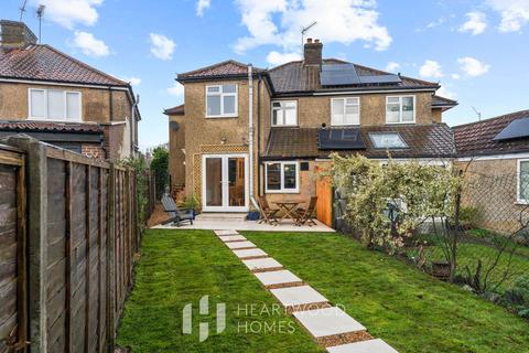 3 bedroom semi-detached house for sale, Leyland Avenue, St. Albans, AL1 2BD