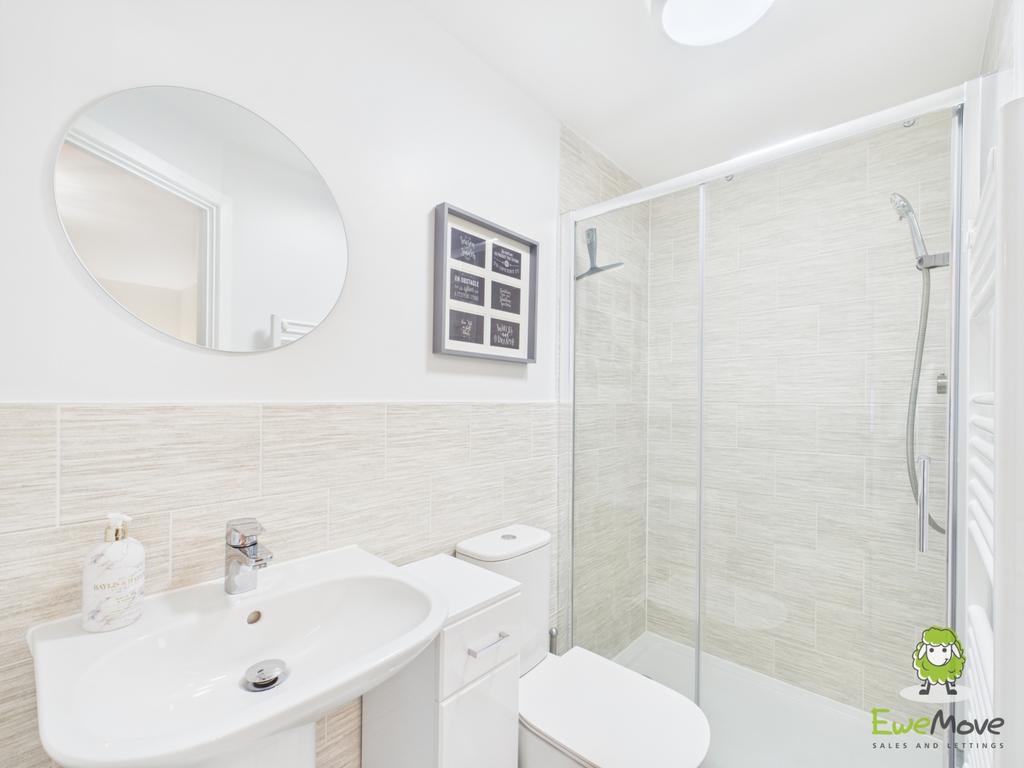 Ewe Move Estate Agents Basingstoke - Fairway Road