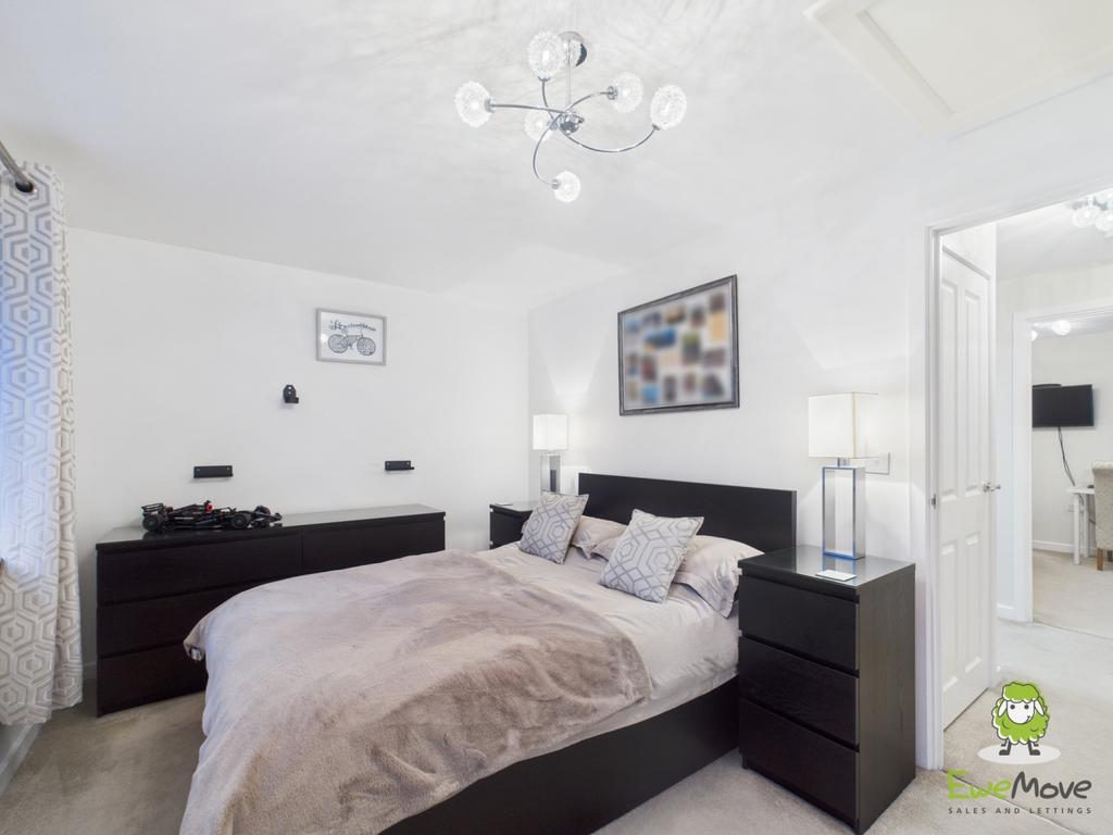 Ewe Move Estate Agents Basingstoke - Fairway Road