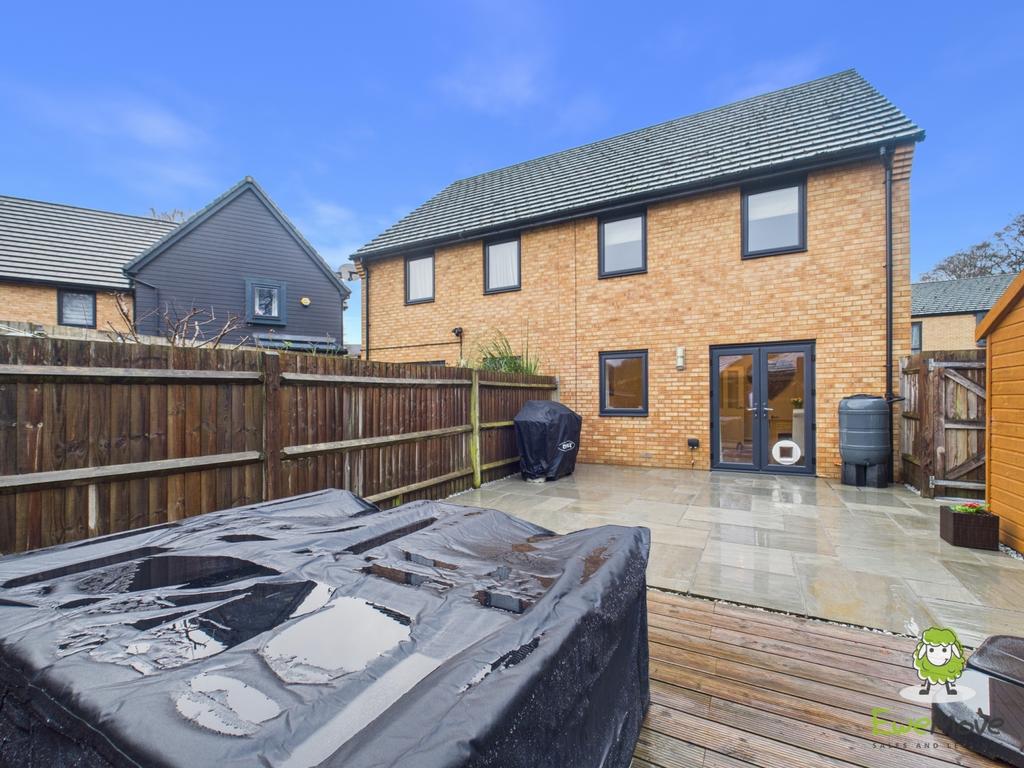 Ewe Move Estate Agents Basingstoke - Fairway Road