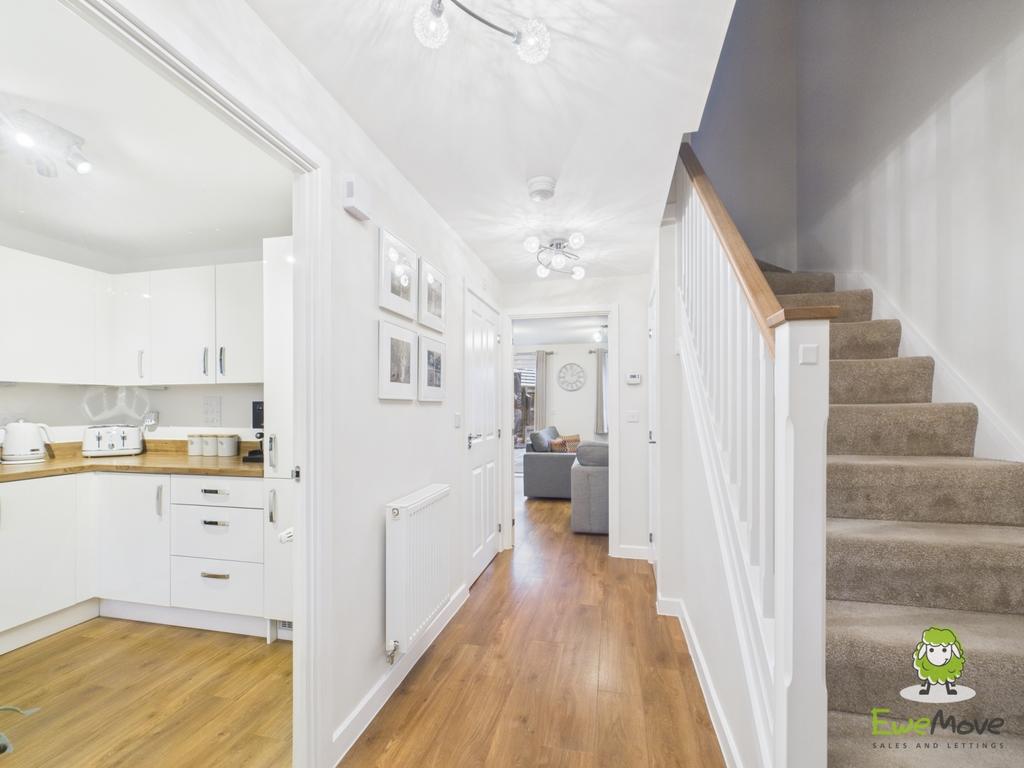 Ewe Move Estate Agents Basingstoke - Fairway Road