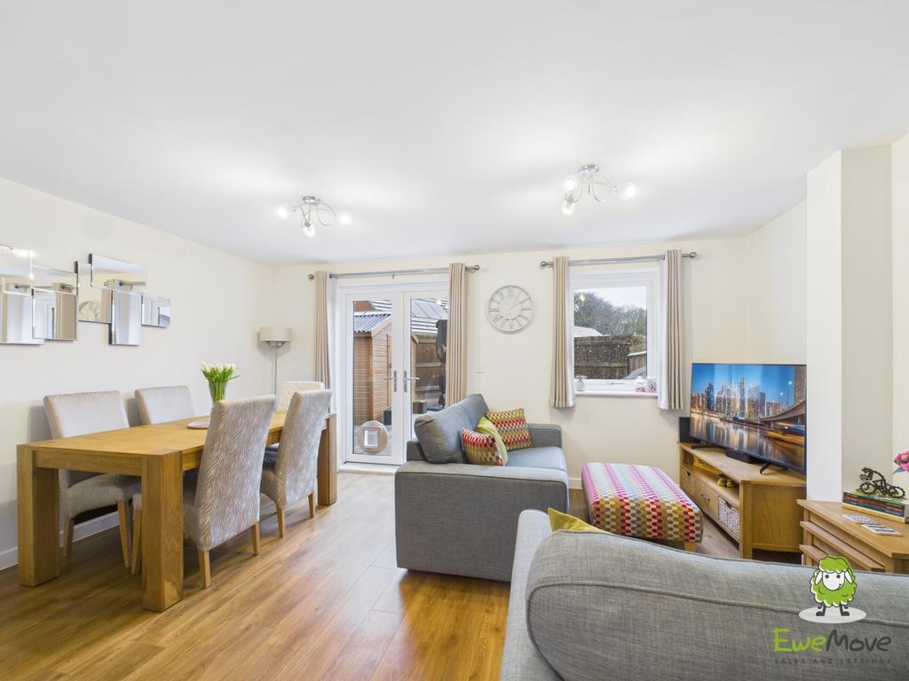 Ewe Move Estate Agents Basingstoke - Fairway Road