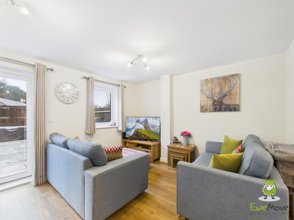 Ewe Move Estate Agents Basingstoke - Fairway Road