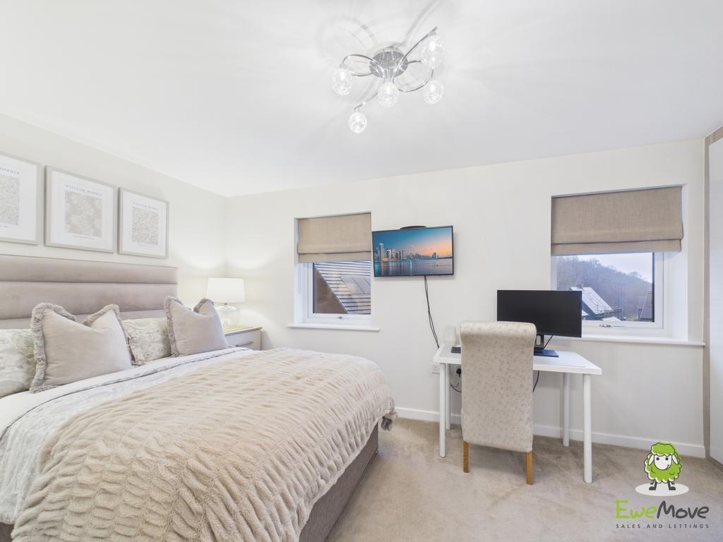Ewe Move Estate Agents Basingstoke - Fairway Road