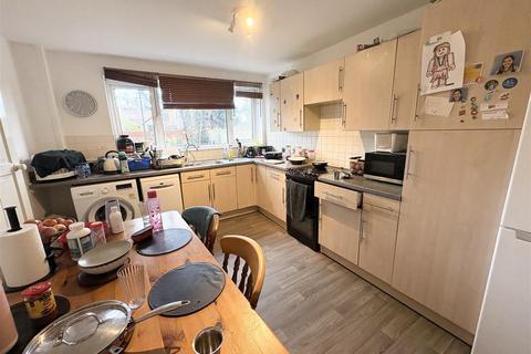 3 bedroom end of terrace house for sale, April Croft, Birmingham B13