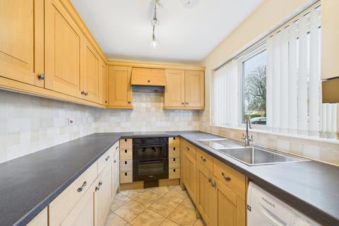2 bedroom end of terrace house to rent, Totteridge Road, High Wycombe