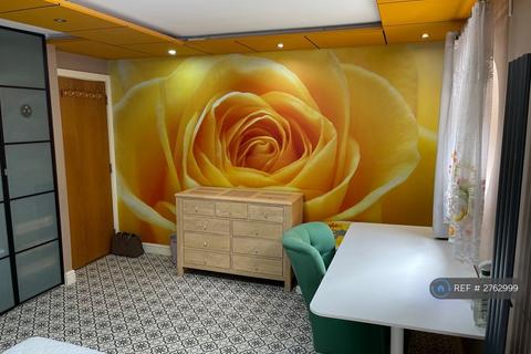 undefined, Eisenhower Drive, Newham, E6