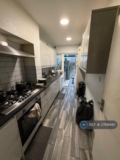 4 bedroom semi-detached house to rent, Yeading Avenue, Harrow, HA2