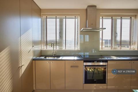 Studio to rent, Rydal Water, London, NW1
