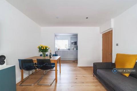 undefined, Griggs Court, London, SE1